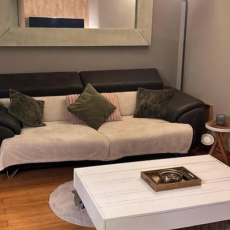 아파트 Old - Elegant Cocoon 70 M2-garden 55 M2 *