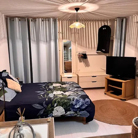 Apartment Old - Elegant Cocoon 70 M2-garden 55 M2 *